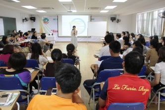 Cán bộ, giáo viên Ngôi Sao Hà Nội hào hứng tham gia buổi tập huấn “Lãnh đạo bản thân”